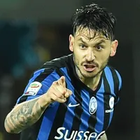 Hinchas de Atalanta le dedican emotivo lienzo a Mauricio Pinilla