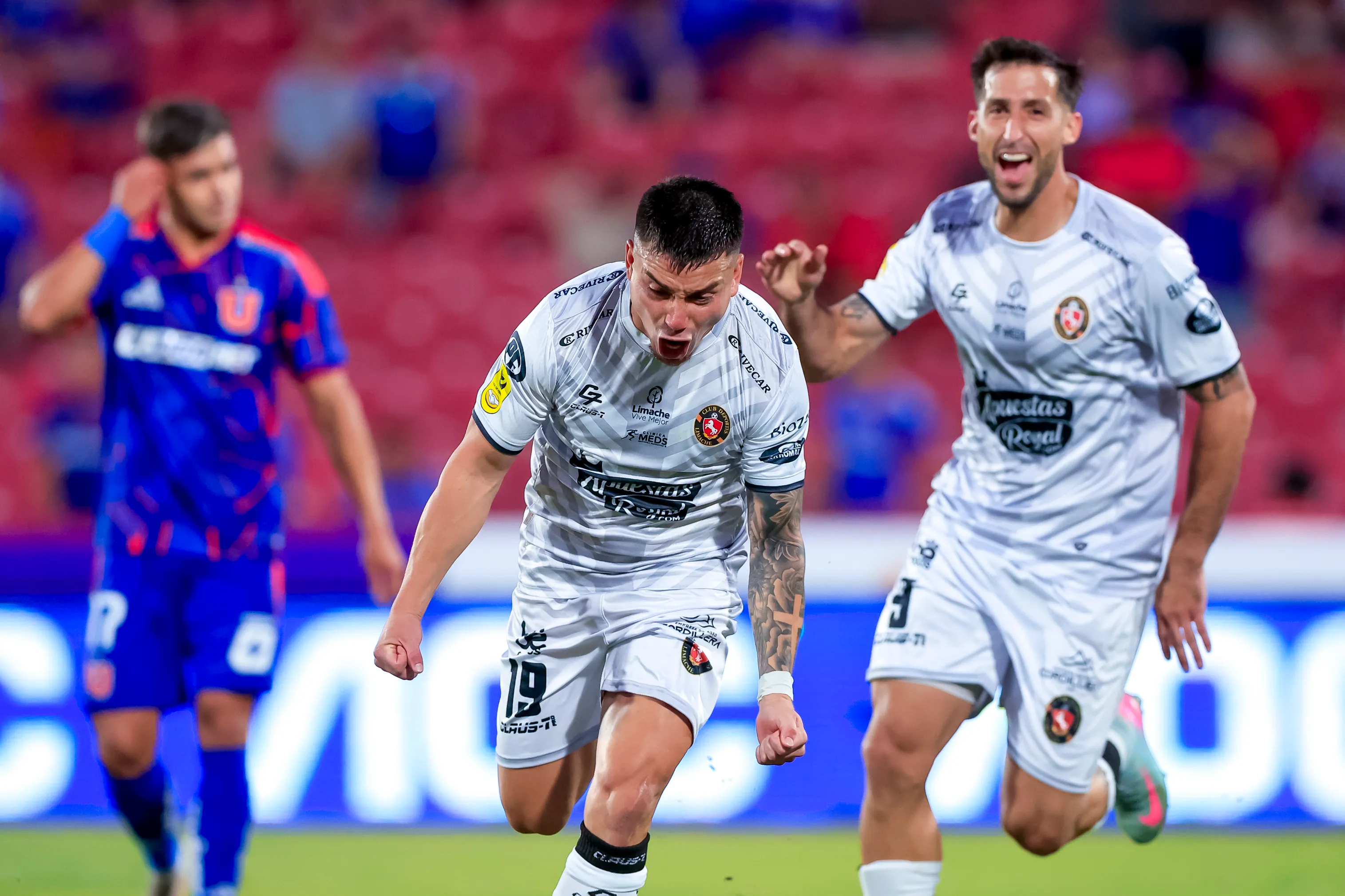 Castro sigue anotando en Limache /Photosport