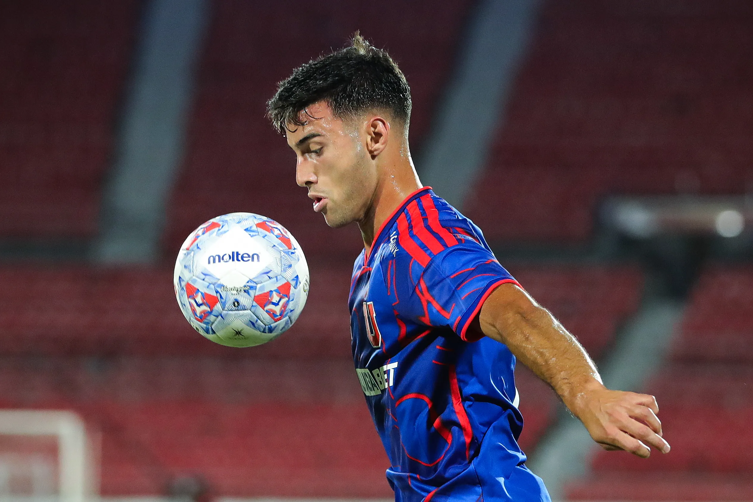 Felipe Salomoni volvió a ser titular tras la roja directa ante Audax Italiano. (Felipe Zanca/Photosport).