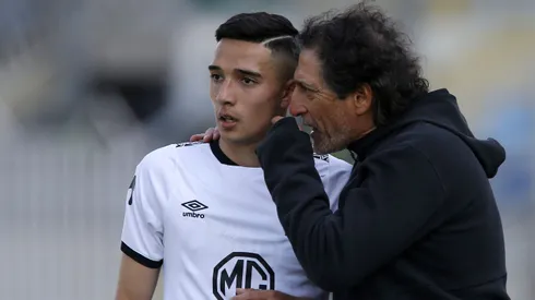 Branco Provoste recibe indicaciones de Mario Salas en Colo Colo.