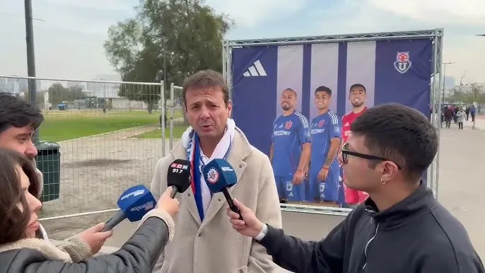 Juan Pablo Pavez saca la voz en Azul Azul.