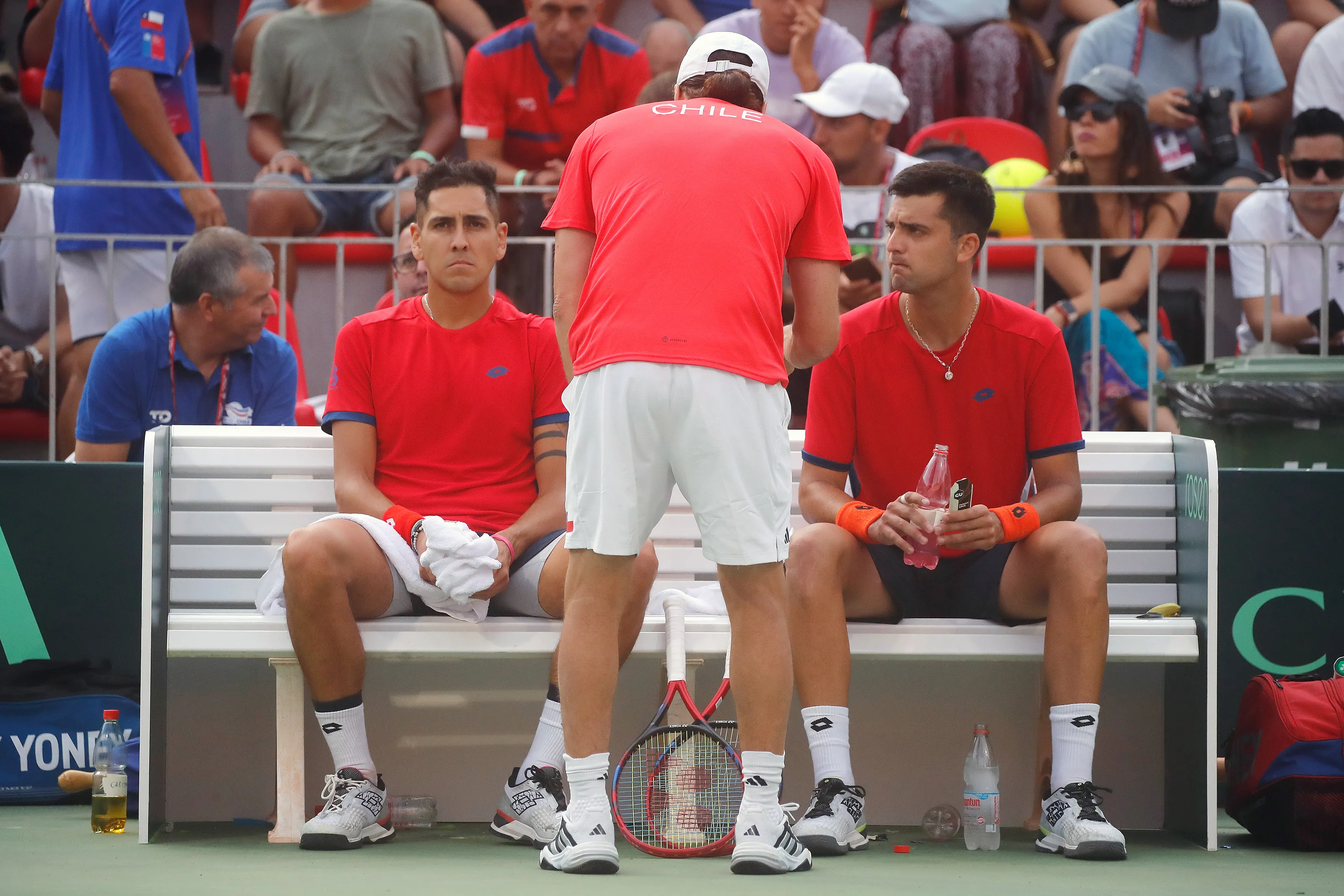 Alejandro Tabilo y Tomas Barrios, muchas veces compañeros en Copa Davis, serán rivales por la primera ronda del Chile Open. (Foto: Jonnathan Oyarzun/Photosport)