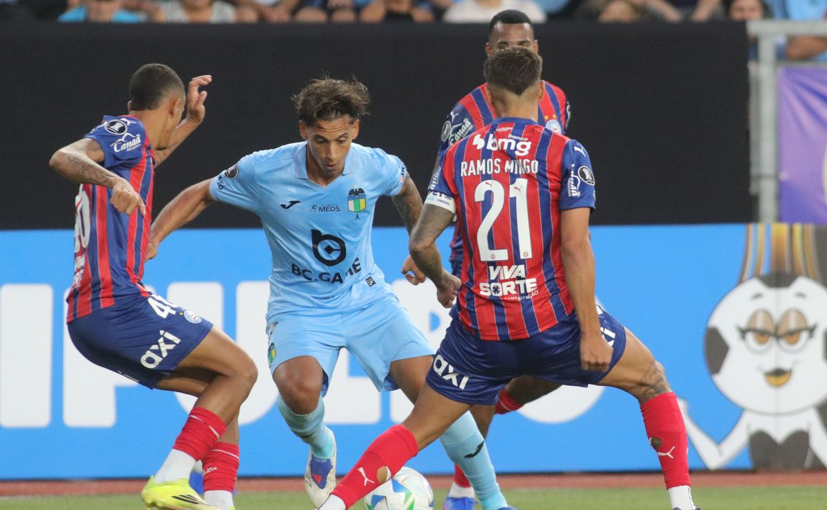 “Distinción y clase”: O’Higgins presenta icónica nueva camiseta para desafiar a Bahía en Copa Libertadores