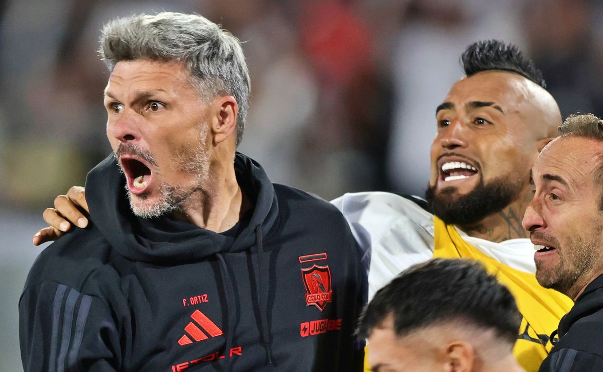 Celebra Fernando Ortiz: El regreso clave que tendrá Colo Colo para el Superclásico 199 ante U de Chile