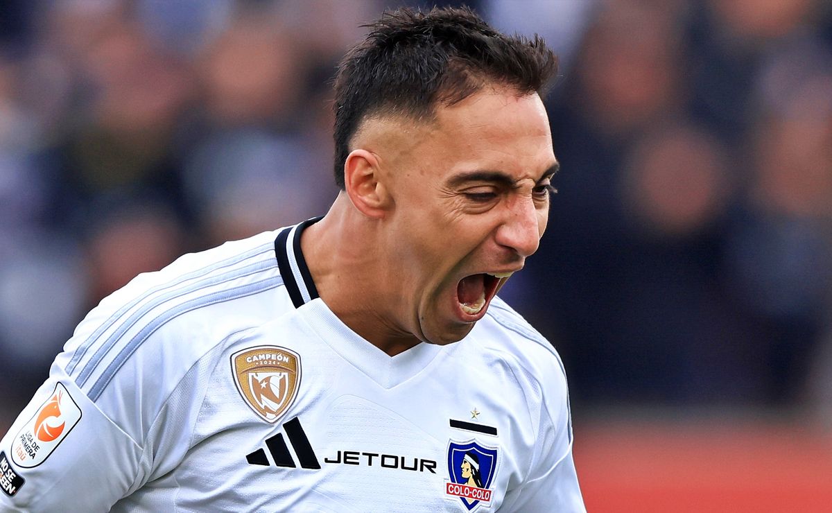Colo Colo lo espera: Javier Correa vuelve para saldar su gran deuda en los clásicos