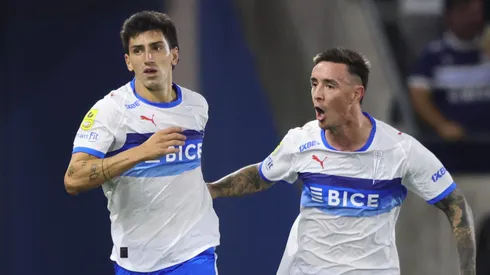 Tomás Asta-Buruaga celebra junto a Justo Giani en el Claro Arena.