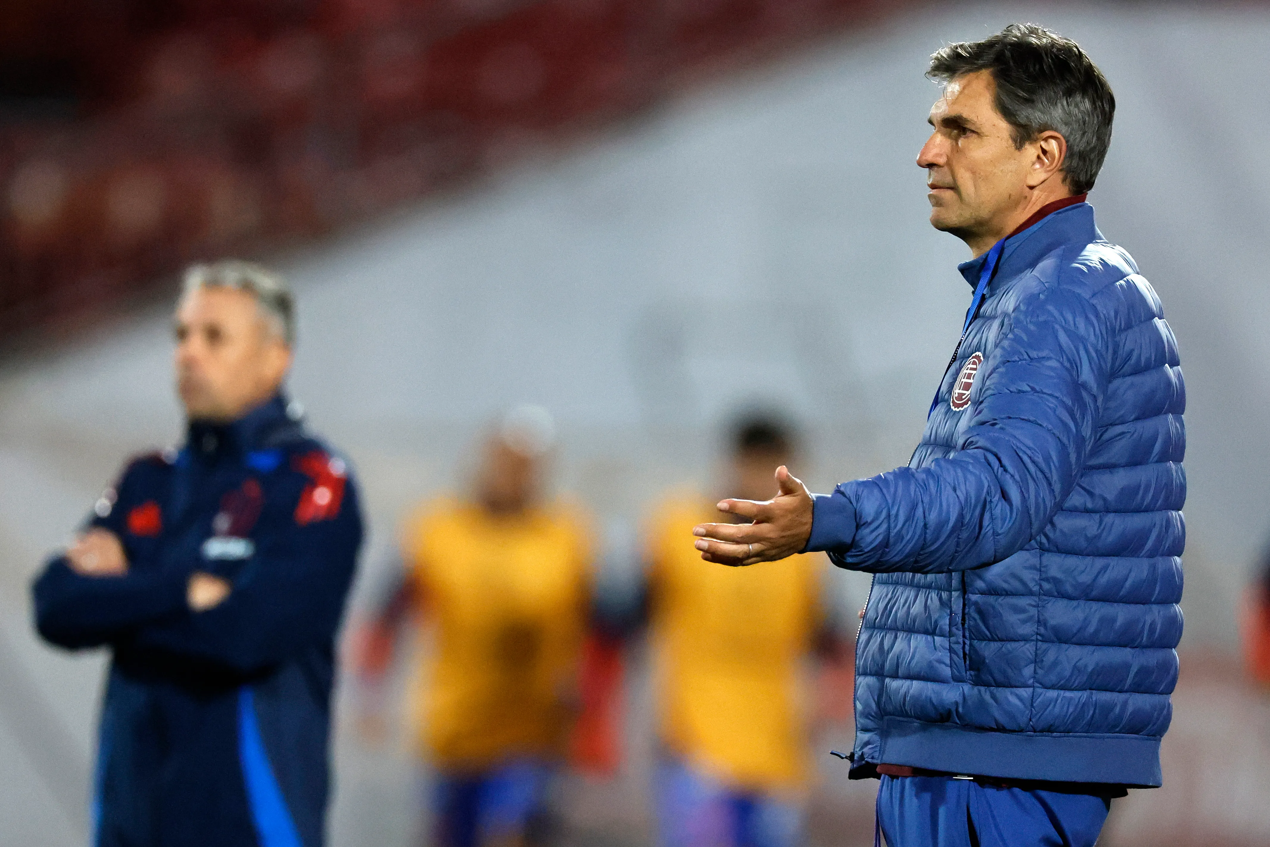 Mauricio Pellegrino visitó el Estadio Nacional con Lanús, a la postre campeón de la Copa Sudamericana 2025. (Andres Pina/Photosport).