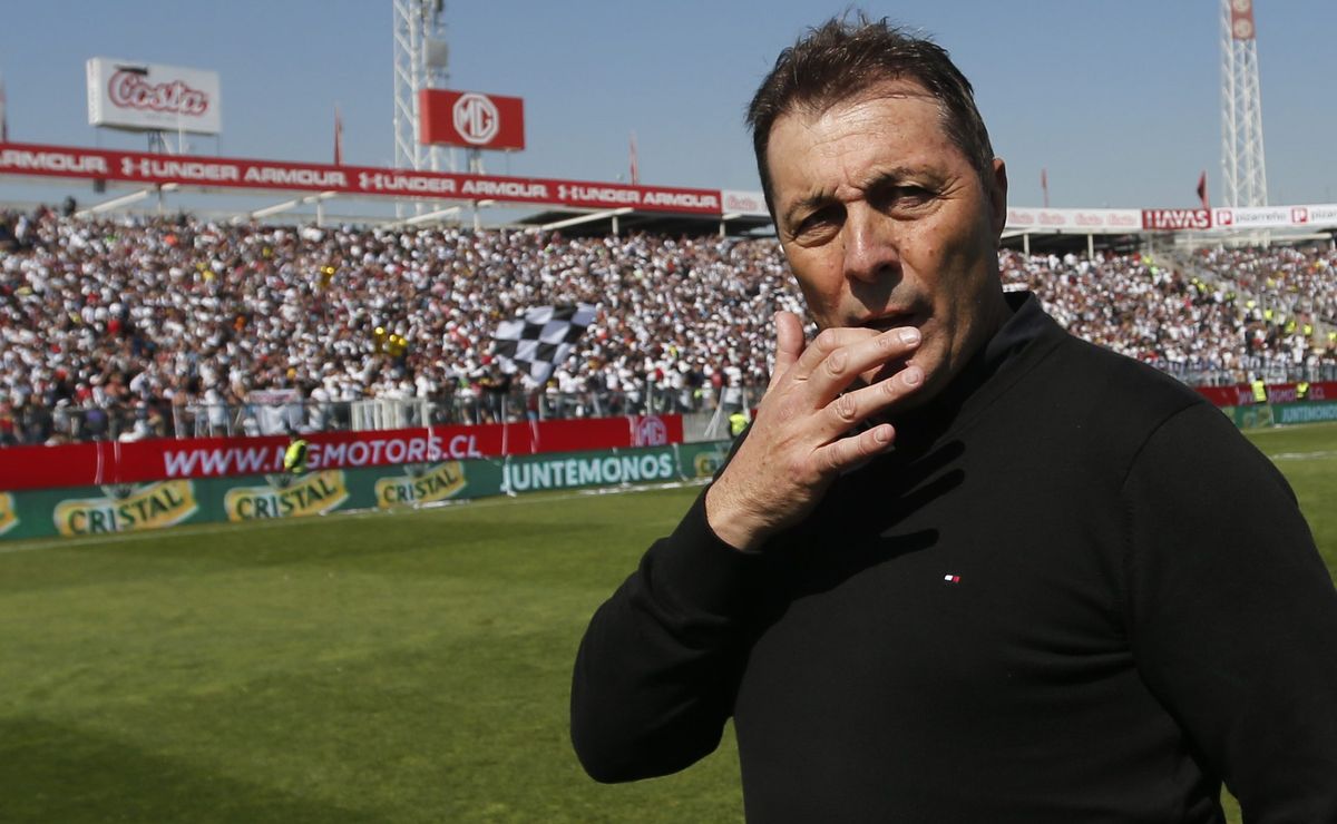 Habló de “miedo institucional” de la U de Chile a Colo Colo y será DT de un club de Argentina que buscó a Álvarez