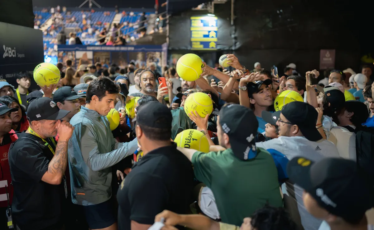 Cristian Garin gana en Chile Open y aconseja a jóvenes tenistas Cristian Garin gana en Chile Open y aconseja a jóvenes tenistas