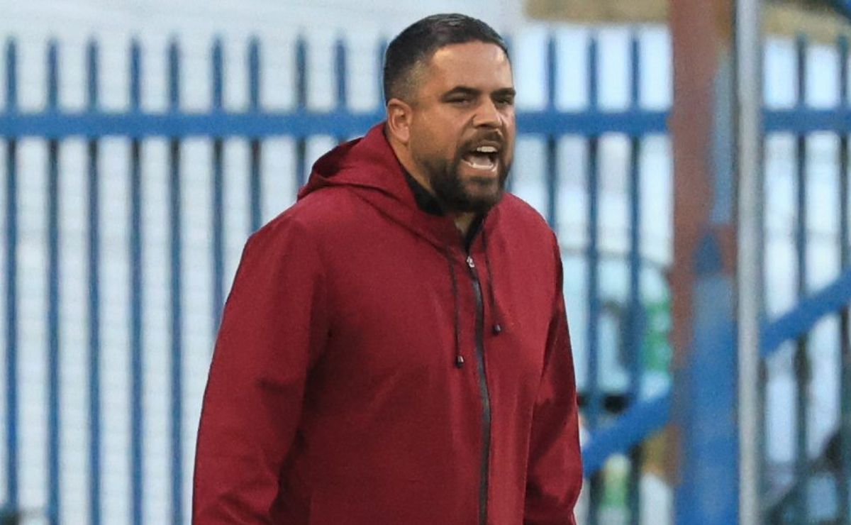 DT de Carabobo describe el racismo vivido en la eliminación a Huachipato en la Libertadores: “No sólo eso, también…”