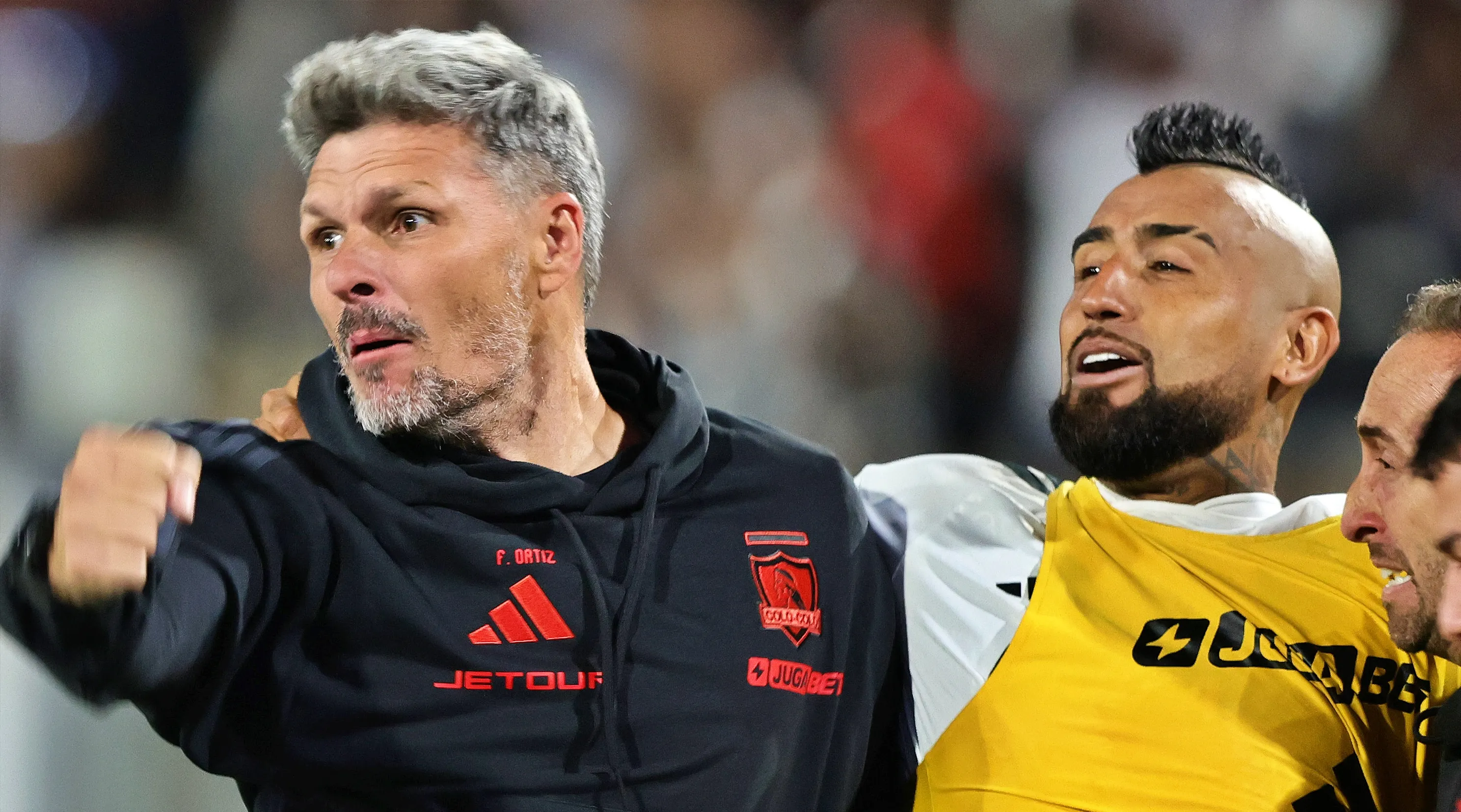Fernando Ortiz había sorprendido con la salida de Arturo Vidal para el Superclásico con la U en la práctica del miércoles de Colo Colo. Foto: Photosport.