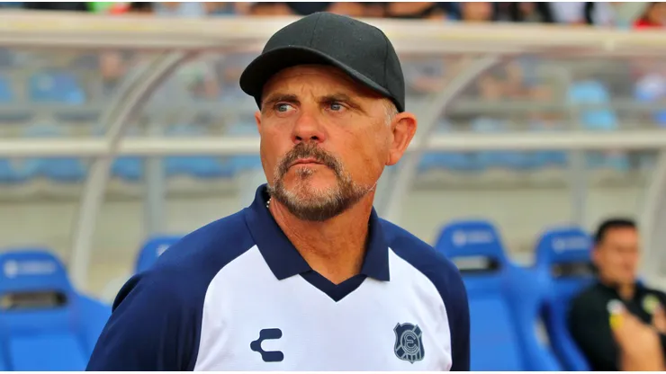 Torrente ya no va más como DT de Everton.