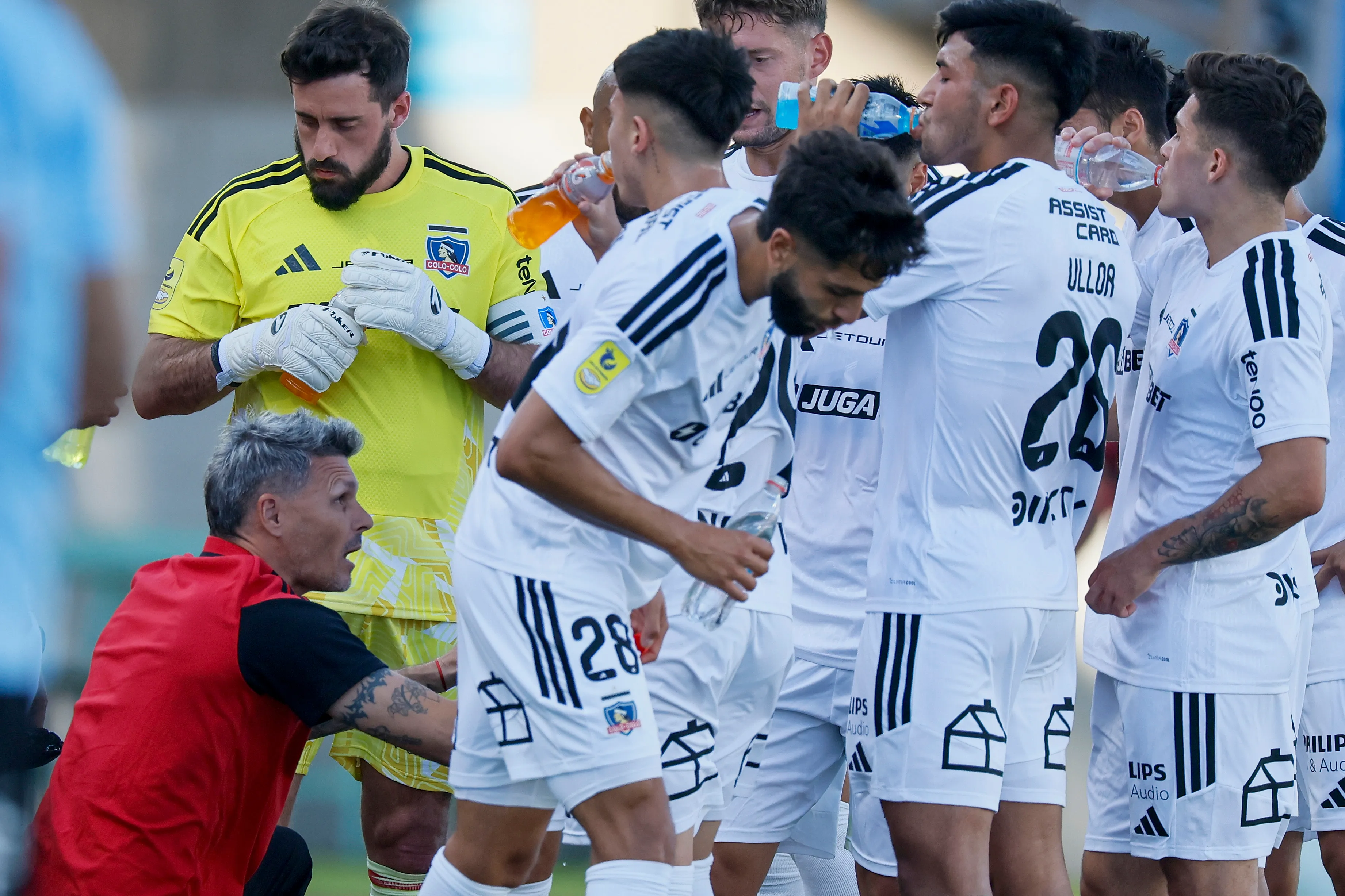 Fernando Ortiz buscará ante la U su cuarto triunfo al hilo en este 2026 con Colo Colo. | Foto: Photosport.