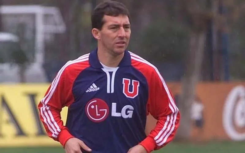 Mora estuvo en U. de Chile desde 1990 a 2003, salvo un breve paso por S. Morning en 2001. Imagen: Archivo