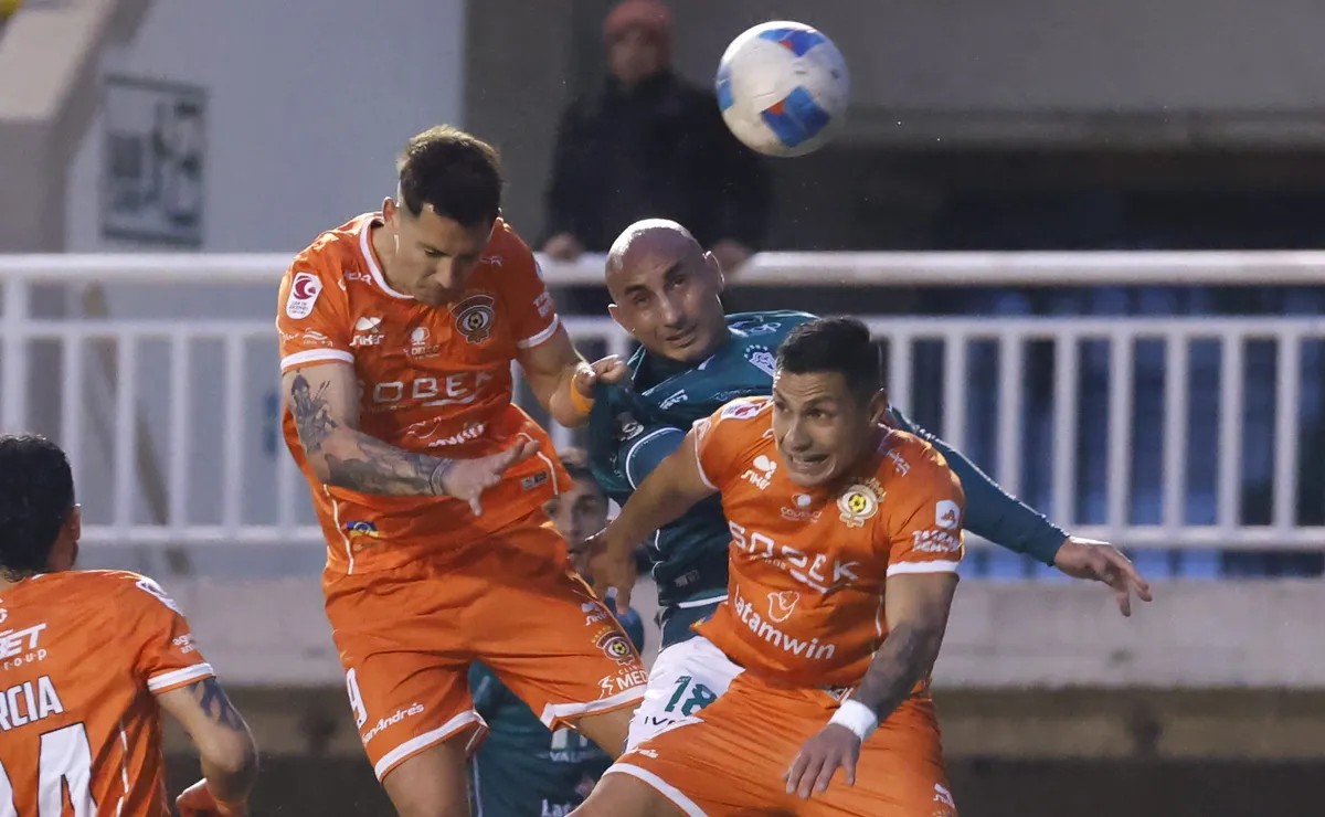 Futbolista chileno sin club para el torneo