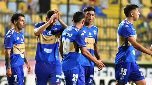 Everton debe dar con un DT que saque al equipo del fango.