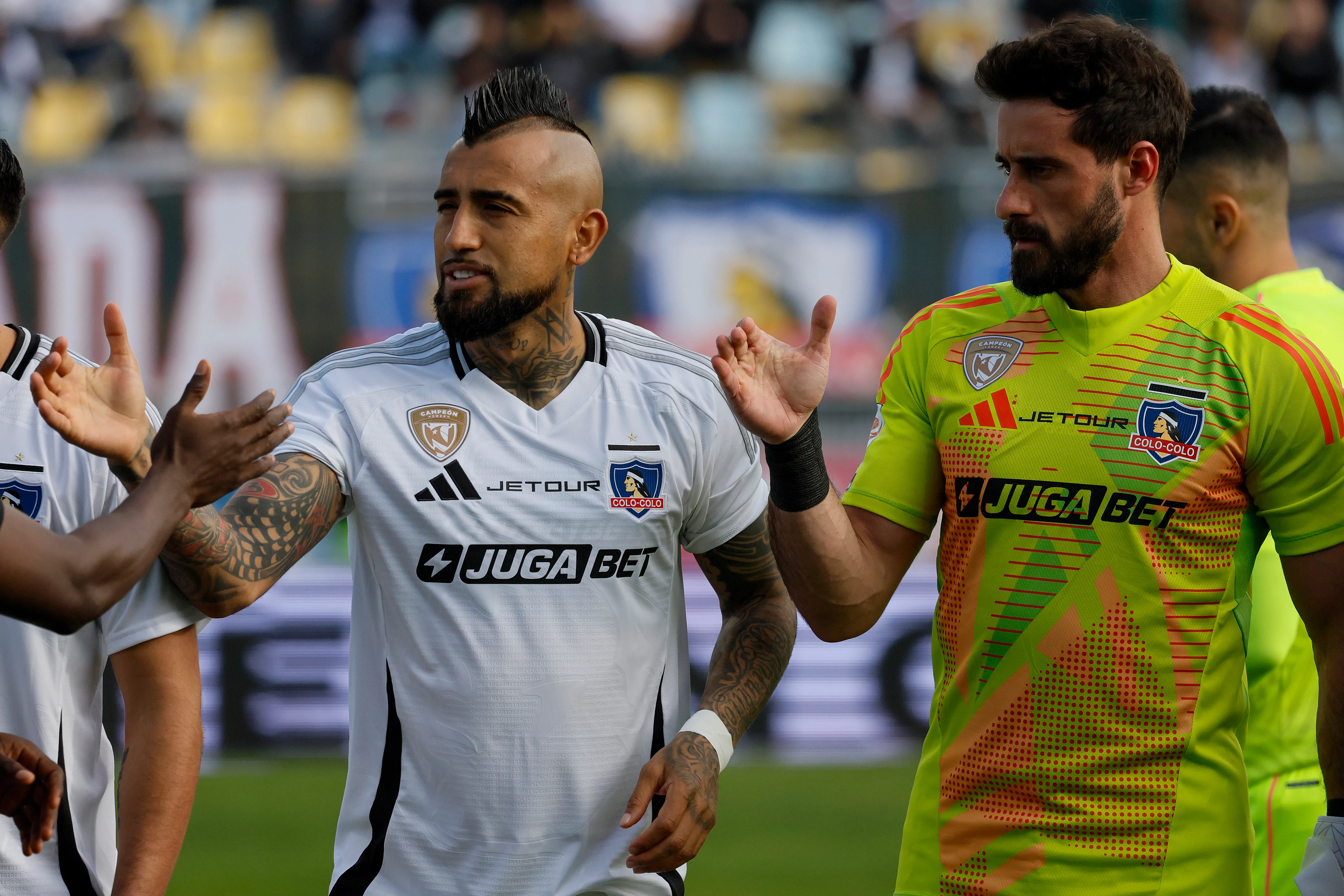 De Paul dijo que Vidal es el gran líder de Colo Colo. Foto: Andres Pina/Photosport