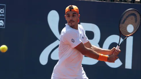 Francisco Cerúndolo avanza firme en San Carlos de Apoquindo.