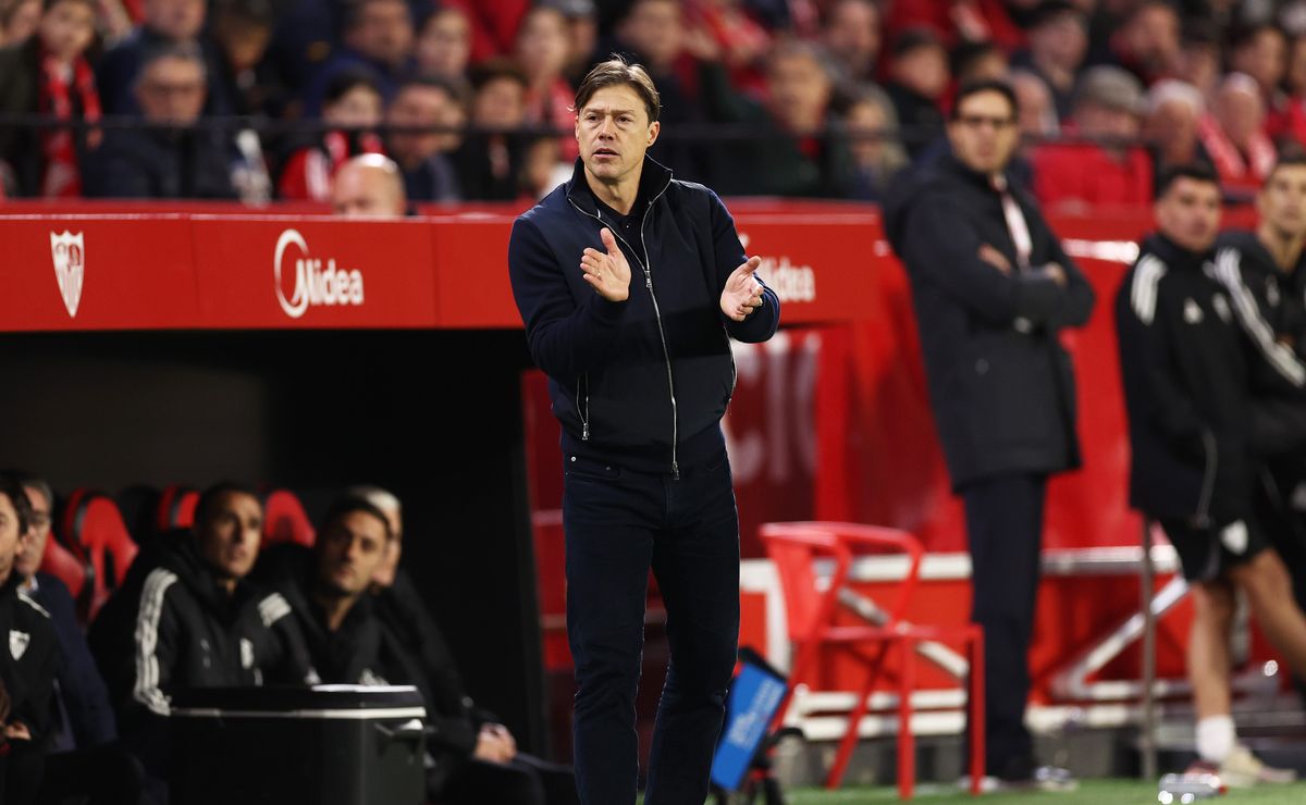 Almeyda se rinde frente a Pellegrini antes del derbi: “Tienen que sacar a otro Manuel por el bien de Chile”