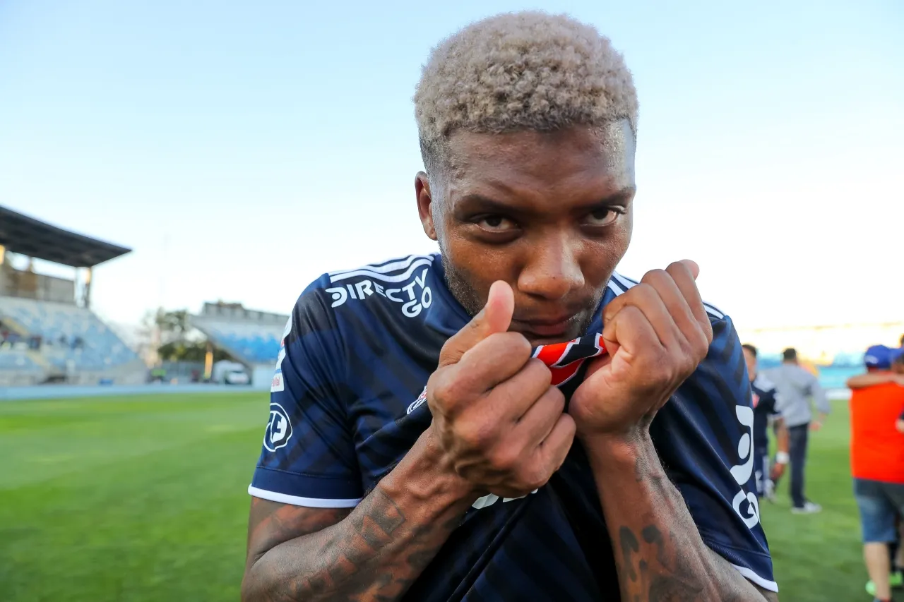 Junior Fernandes, 21 goles en 70 partidos con Universidad de Chile (Photosport)