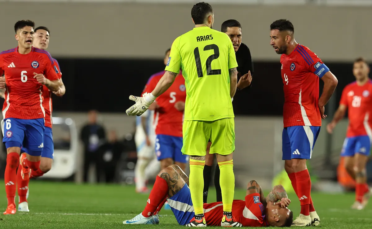 Gabriel Arias sufre fractura de largo plazo en Newell’s de Argentina Gabriel Arias sufre fractura de largo plazo en Newell’s de Argentina