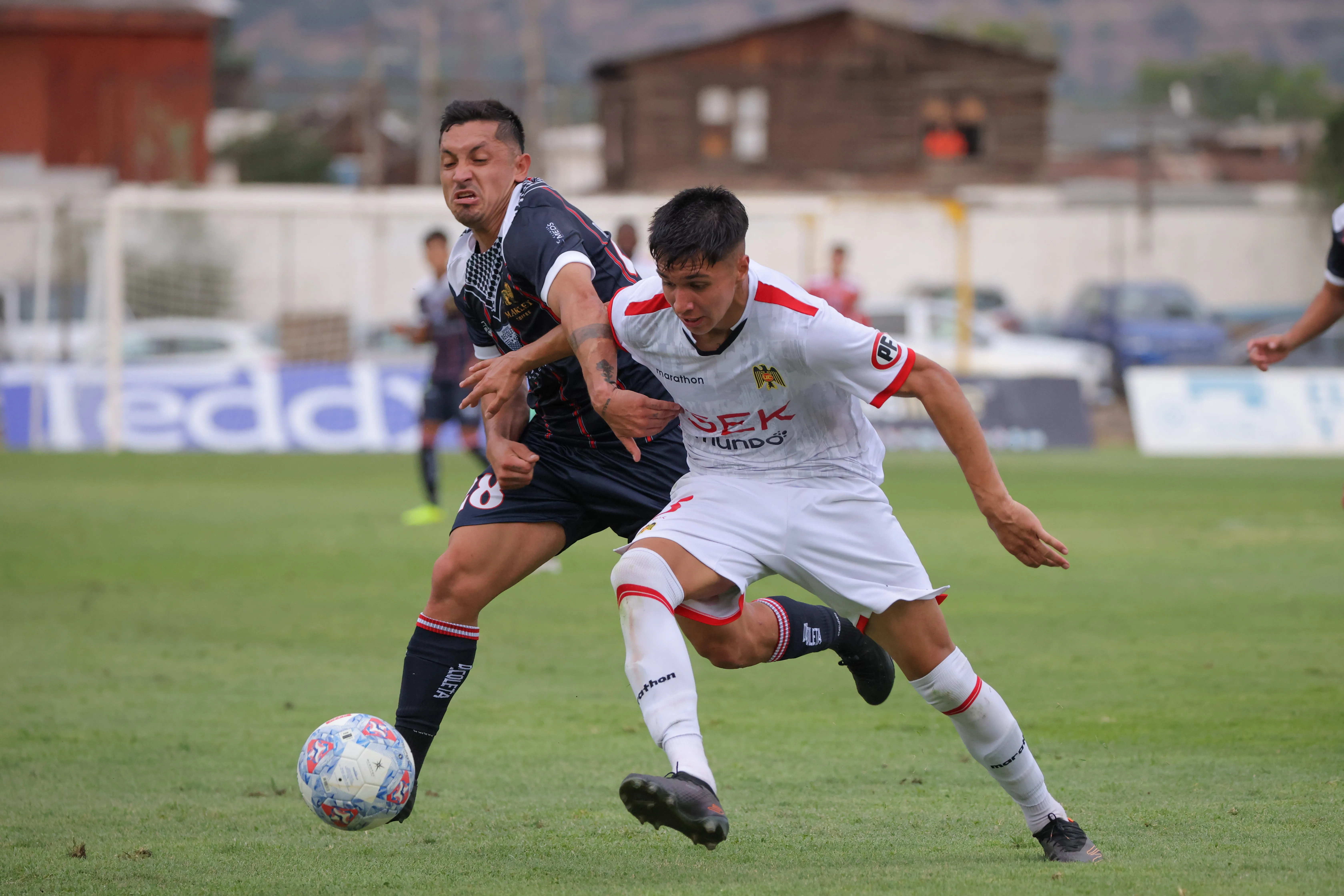 Nuevo Clásico del Barrio en la B /Photosport