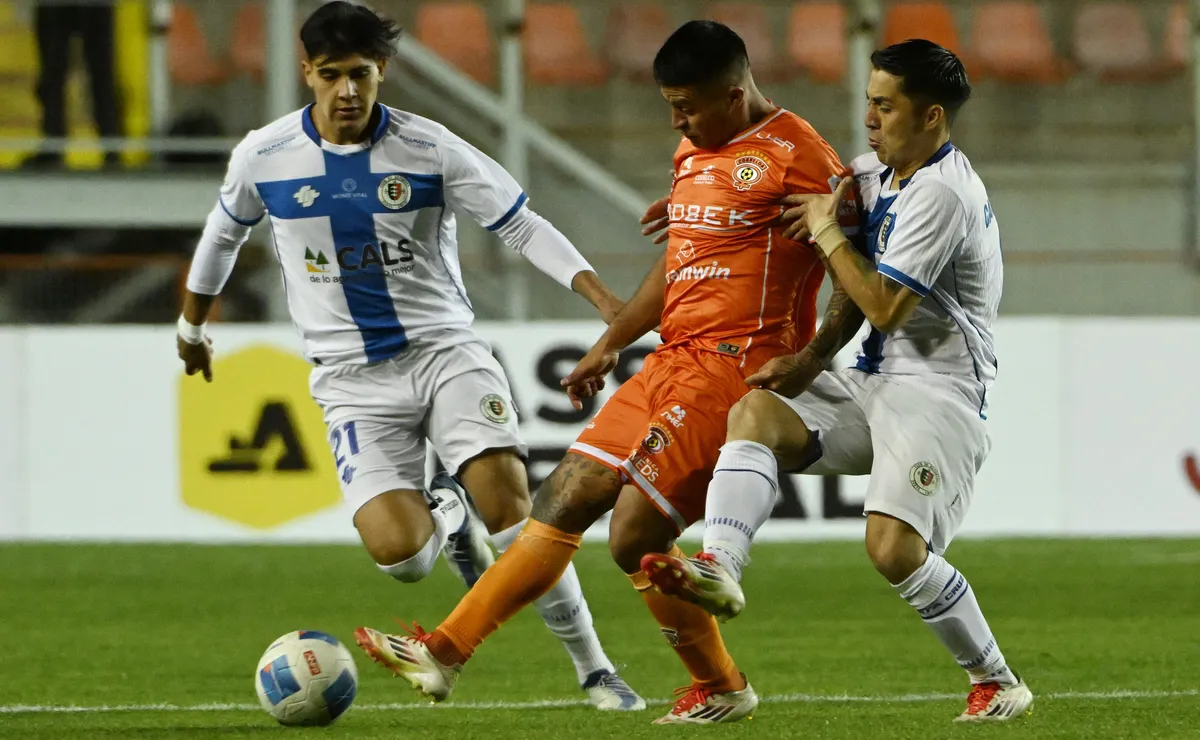 Cobreloa vs Santa Cruz: Horario y dónde ver en la fecha 2 de la Primera B