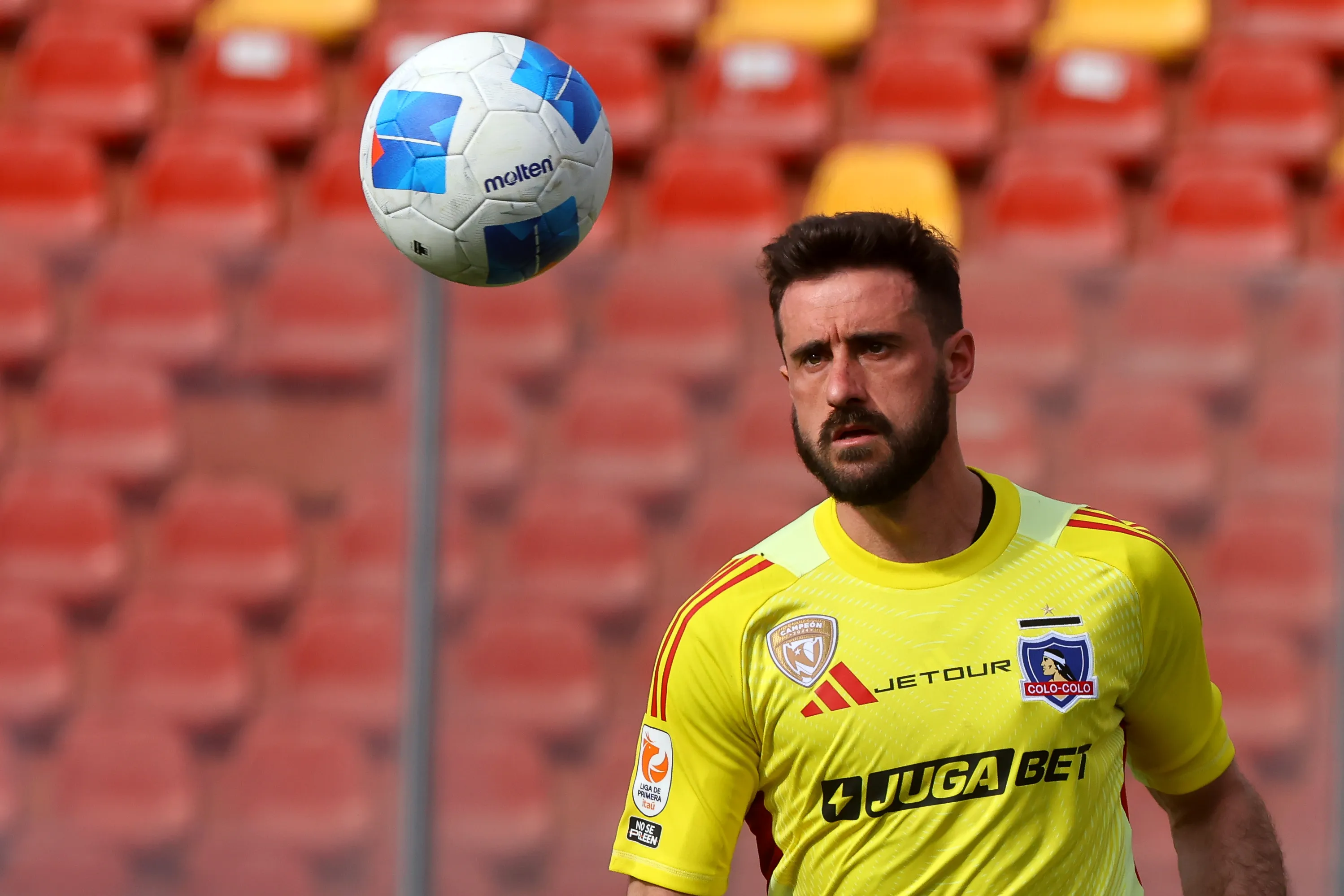 Fernando de Paul vivirá un Superclásico especial ahora como capitán de Colo Colo. Foto:Jonnathan Oyarzun/Photosport