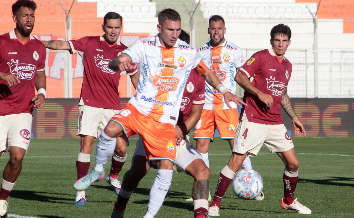 Deportes La Serena toma una respiro con un golazo de Jeisson Vargas: venció a Cobresal