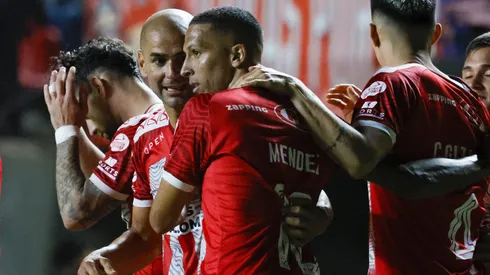 Sebastián Sáez y Kevin Méndez fueron las figuras ante los Tanos.