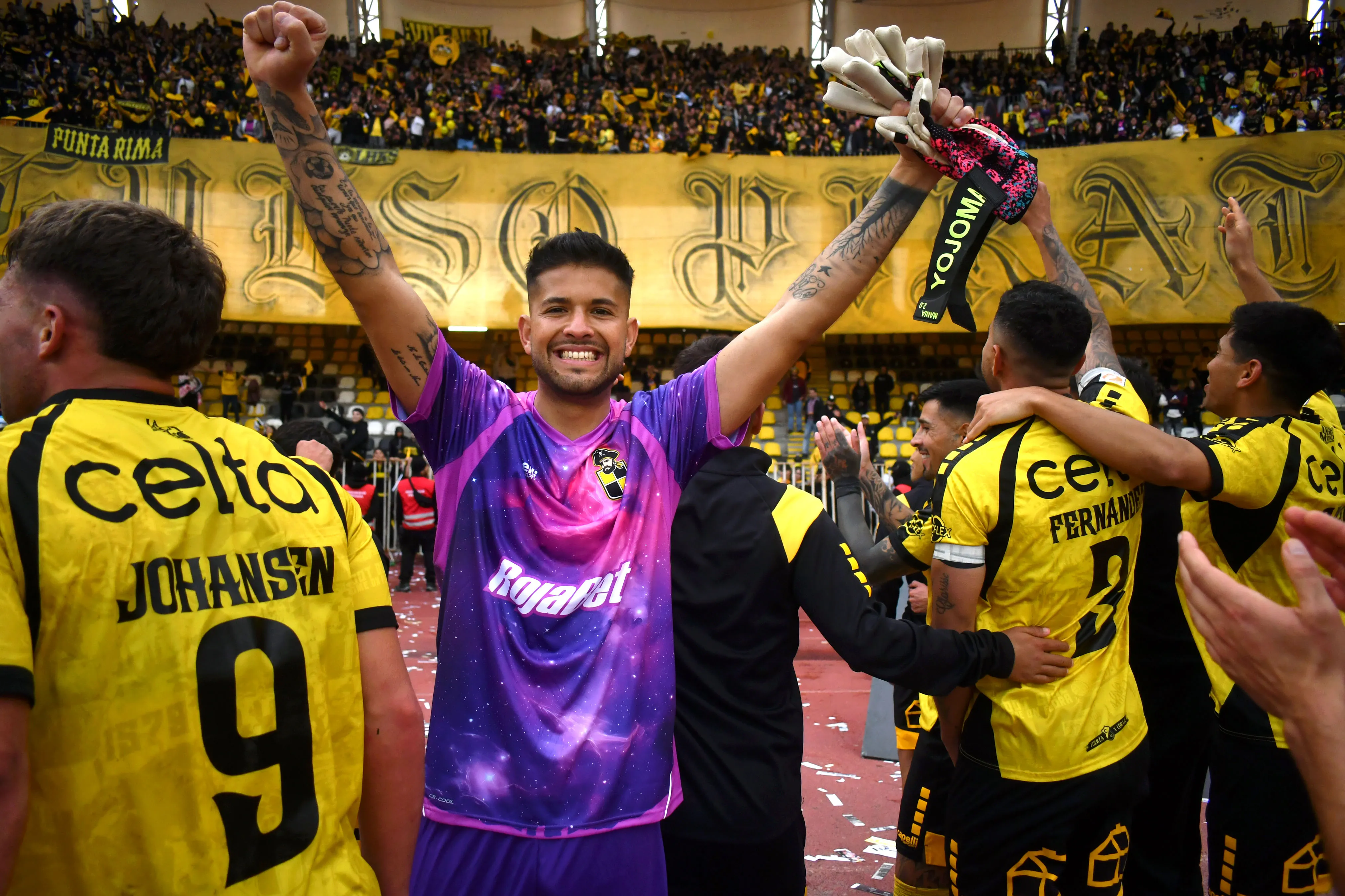 Gonzalo Flores, otro arquero que tiene el plantel aurinegro. (Alejandro Pizarro Ubilla/Photosport).