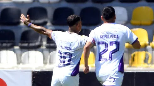 Nelson Sepúlveda festeja el golazo que anotó de penal el Leo Valencia.