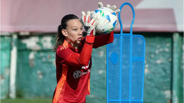 Tiane Endler no estará contra Paraguay