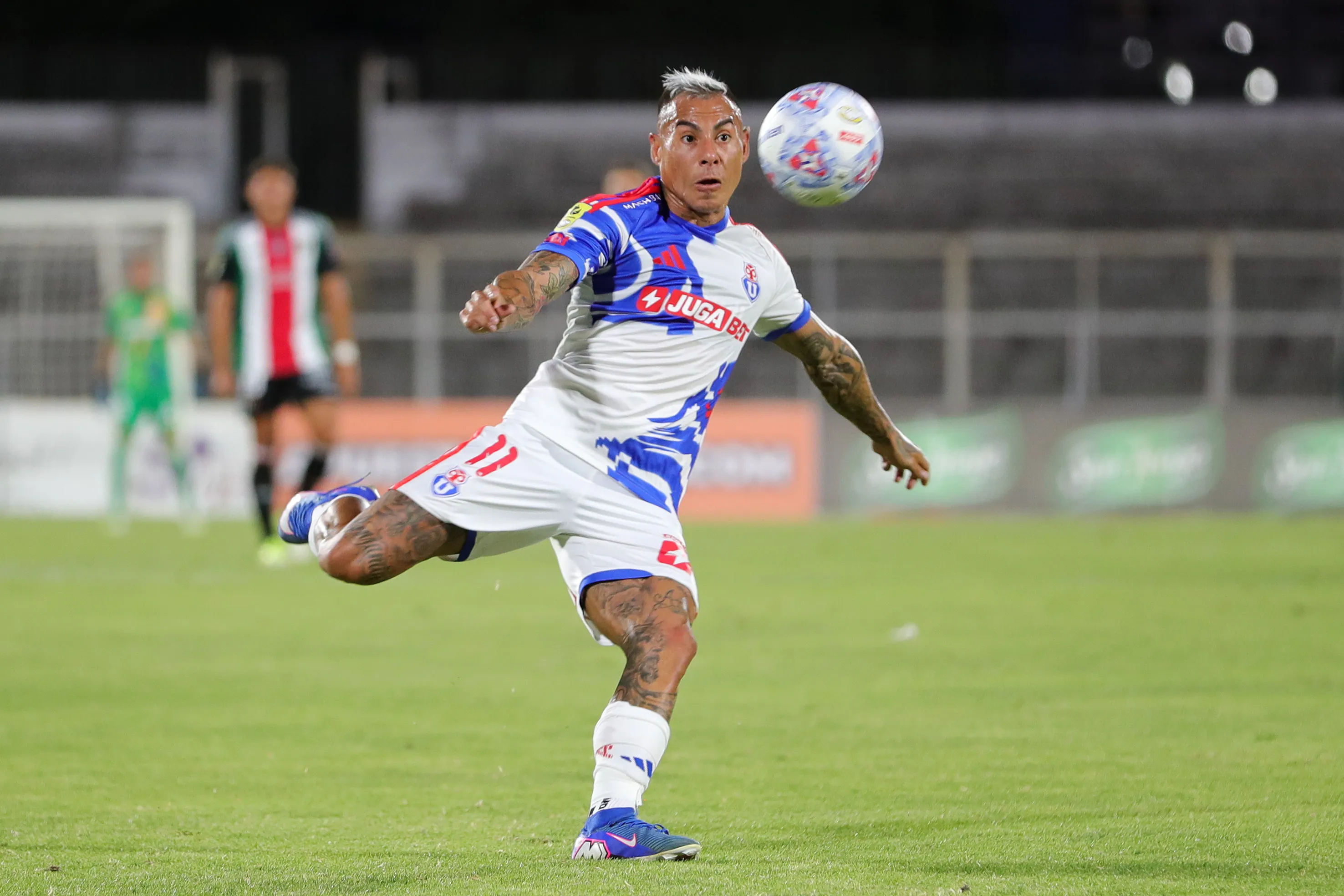Eduardo Vargas disputará el Superclásico/Photosport