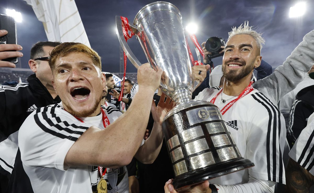 ¿Jugaría por la U? Leo Gil le presta ropa a Lucero y se sincera sobre la posibilidad de vestir de azul