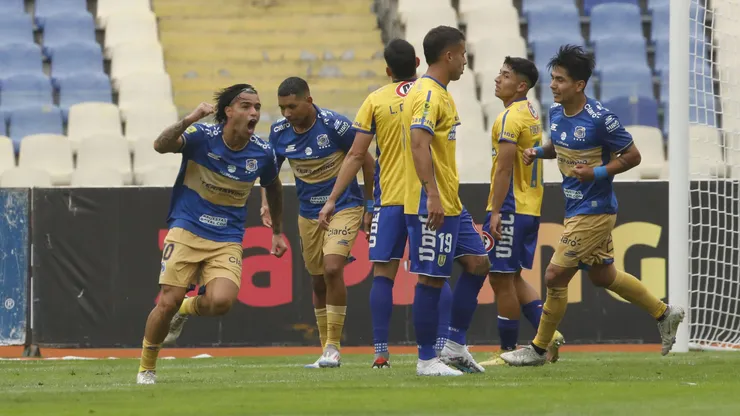 Everton sumó su primer triunfo en la Liga de Primera