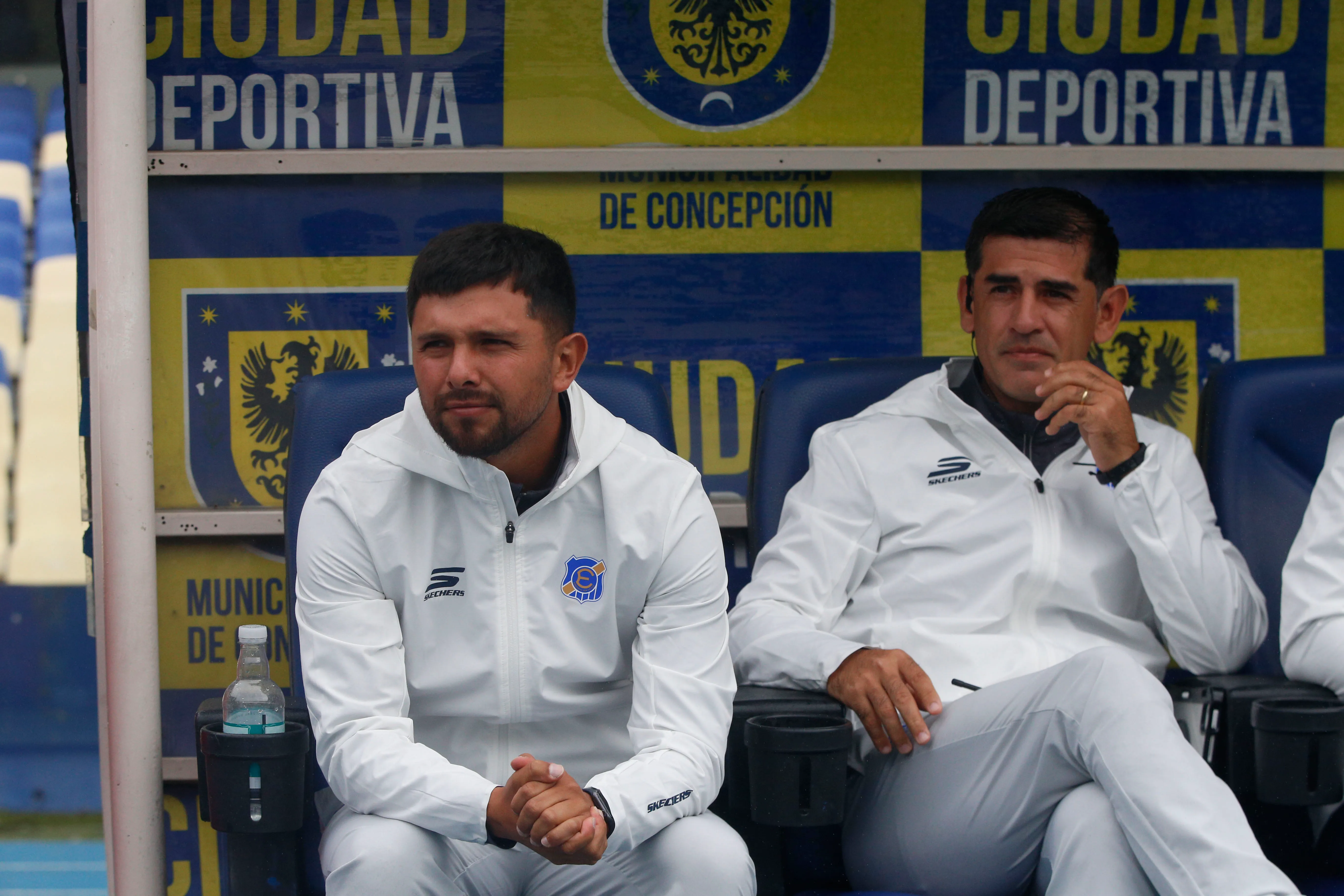 Davis González junto a Julio Barroso, sumaron el primer triunfo de Everton en este 2026.