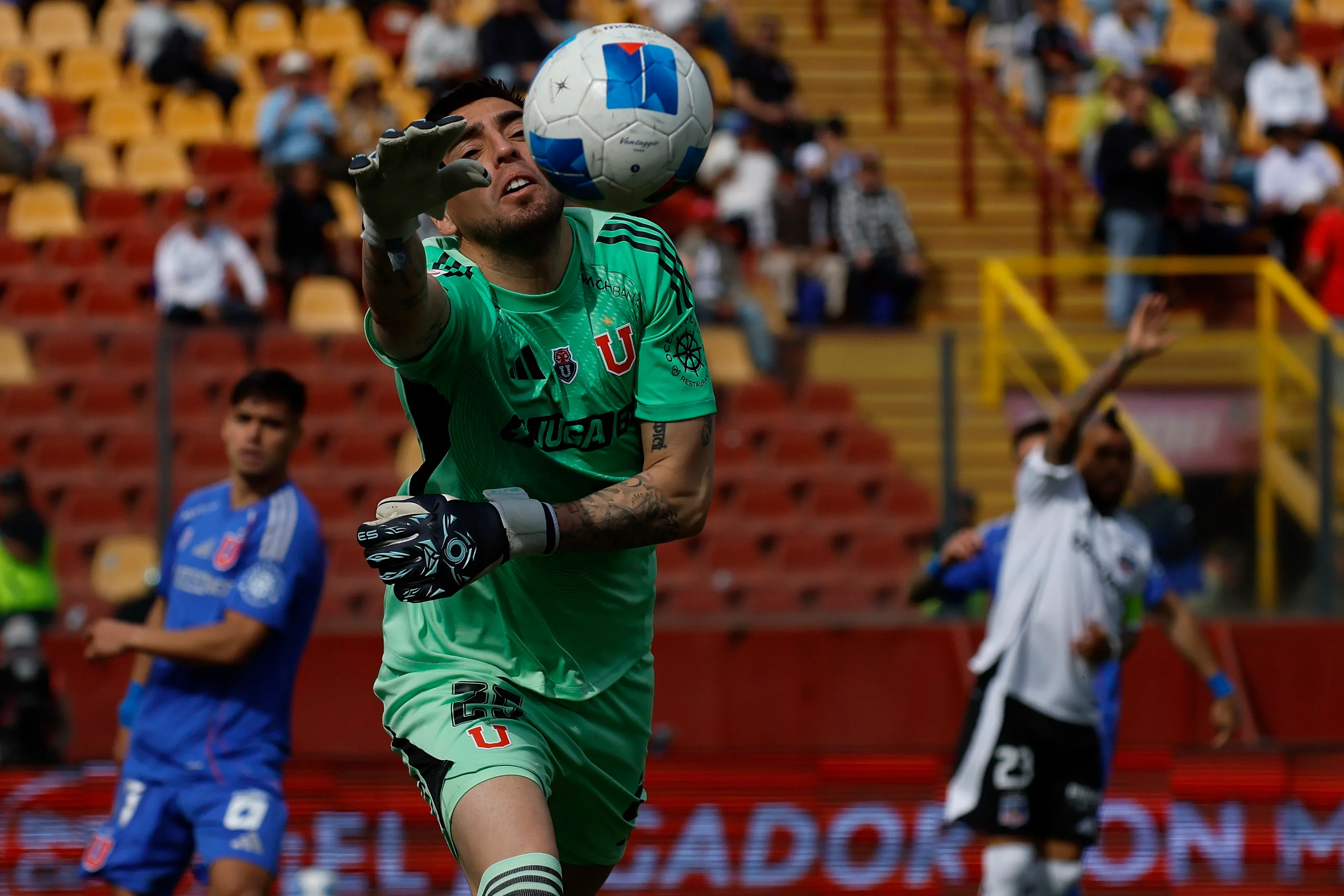 Colo Colo y la U se enfrentaron por la última vez en la Supercopa en septiembre de 2025 | Photosport