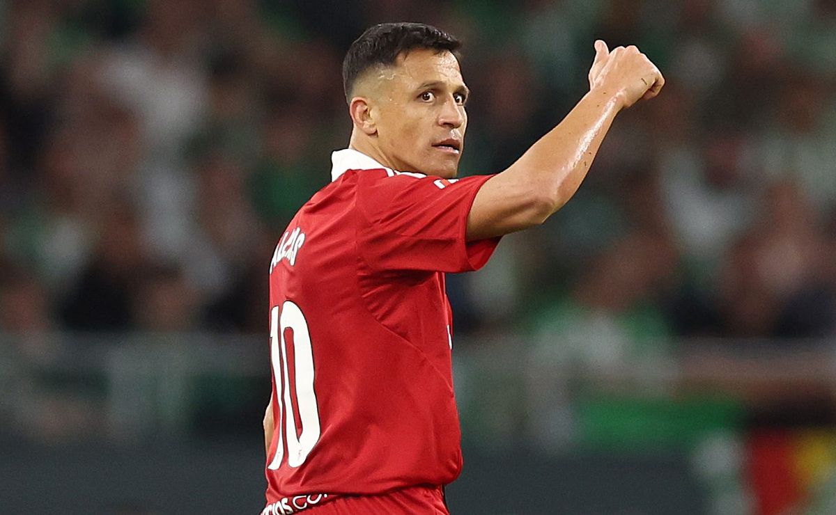 Con golazo de Alexis: Sevilla le roba agónico empate al Betis de Pellegrini en el clásico