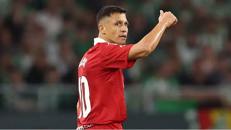 Alexis Sánchez lideró el empate del Sevilla ante el Betis de Pellegrini.