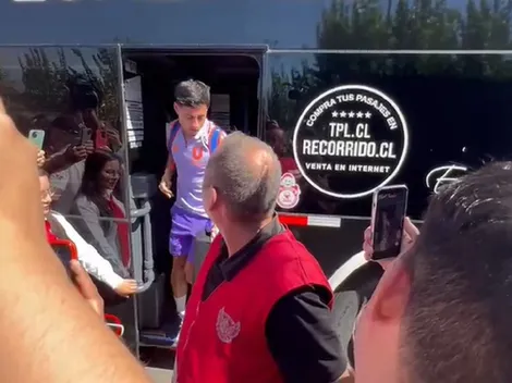 Gravísimo: hinchas de Colo Colo hacen "encerrona" a bus de U. de Chile