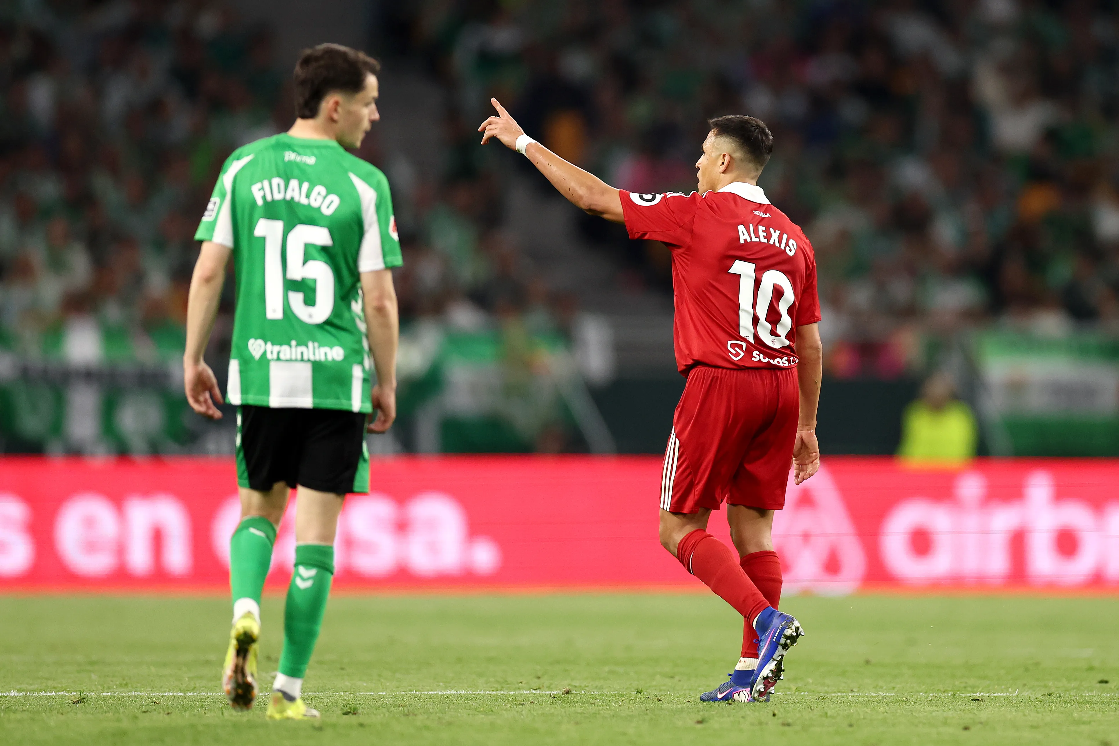 Alexis Sánchez anotó un golazo clave para el Sevilla en el clásico ante Real Betis. | Foto: Getty Images.