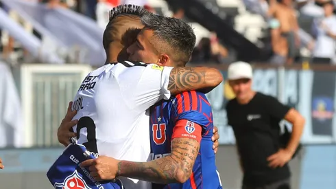 Vidal y Aránguiz regalaron una linda postal.