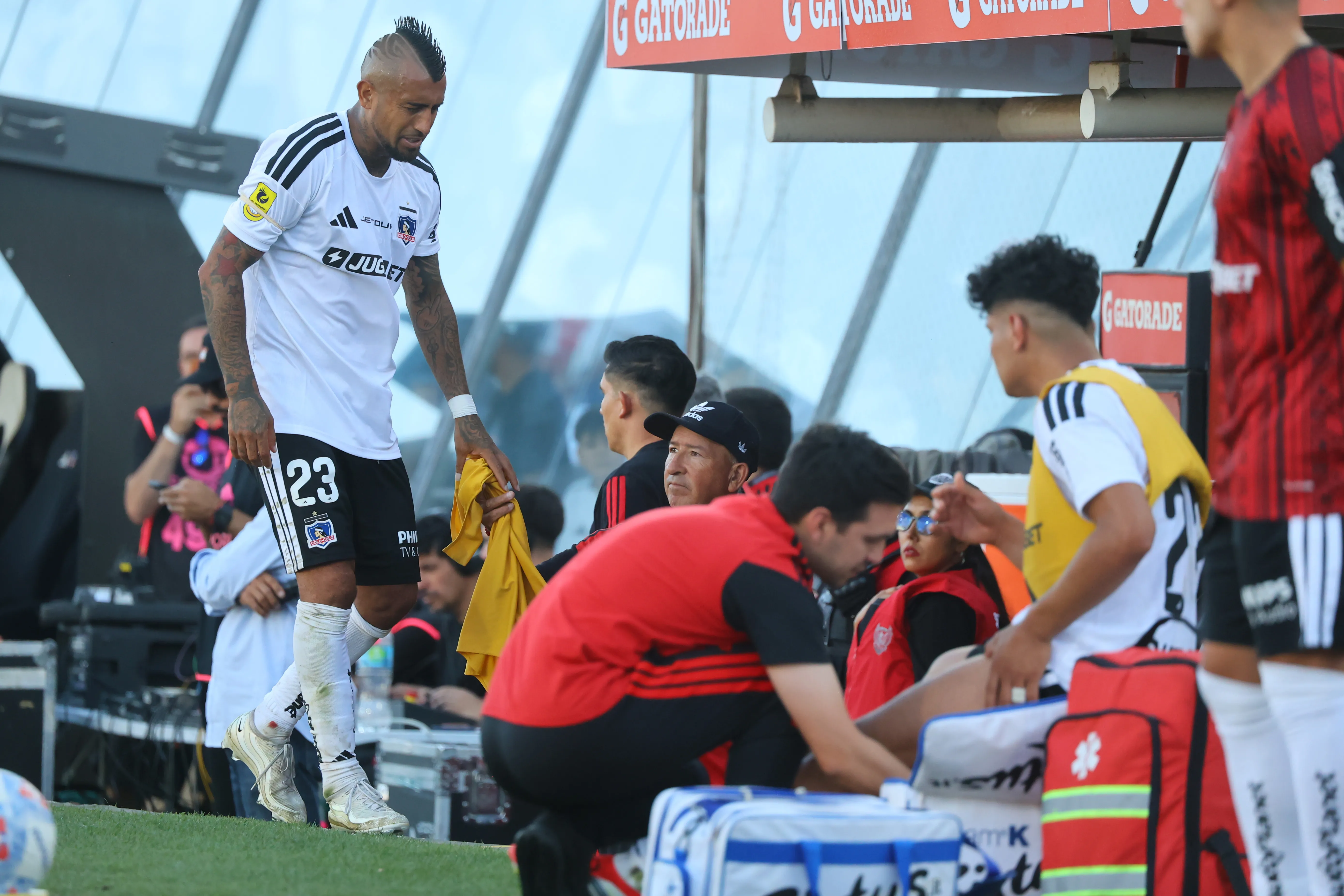 Arturo Vidal salió con problemas físicos. Foto: Jonnathan Oyarzun/Photosport