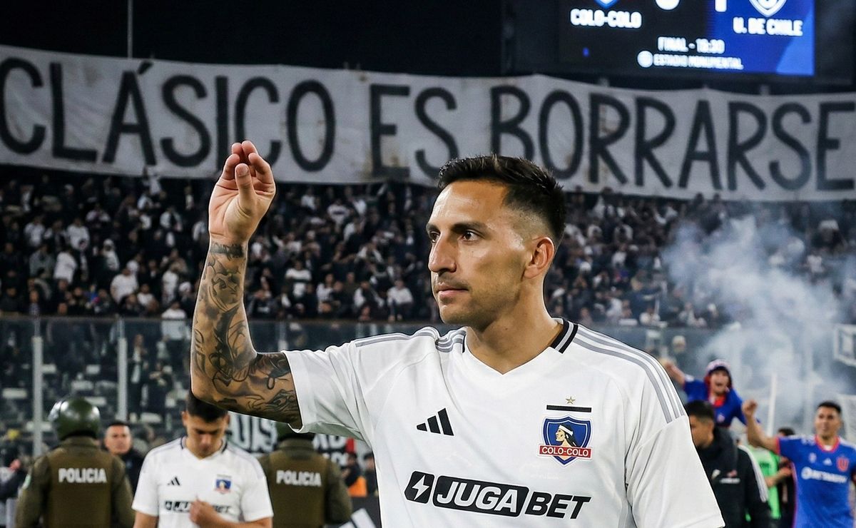 Fiel a su tónica en Colo Colo: el nefasto rendimiento de Javier Correa en el Superclásico vs U de Chile