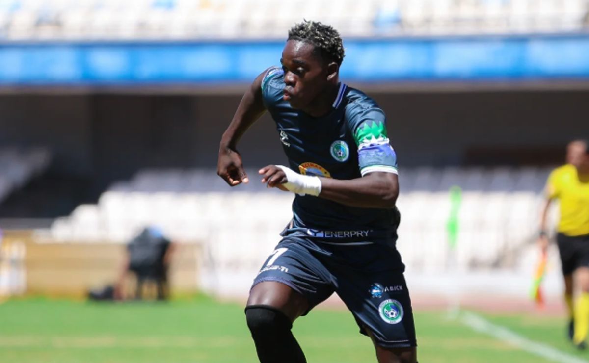 El sincero festejo de Manley Clerveaux con Puerto Montt en Antofagasta: “Venimos con el cul* roto”