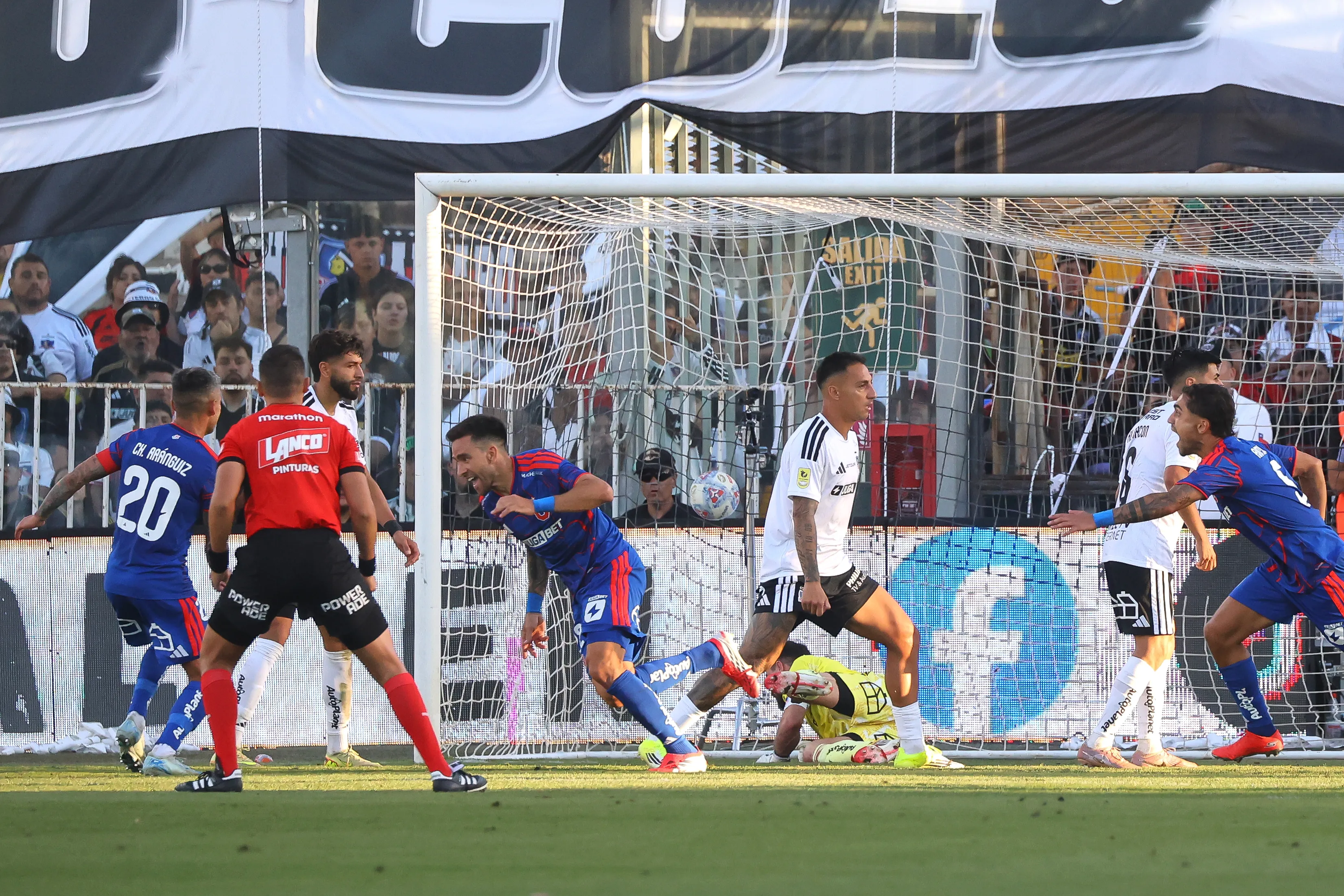 Matías Zaldivia celebrando su gol en el Monumental. Foto: Jonnathan Oyarzun/Photosport