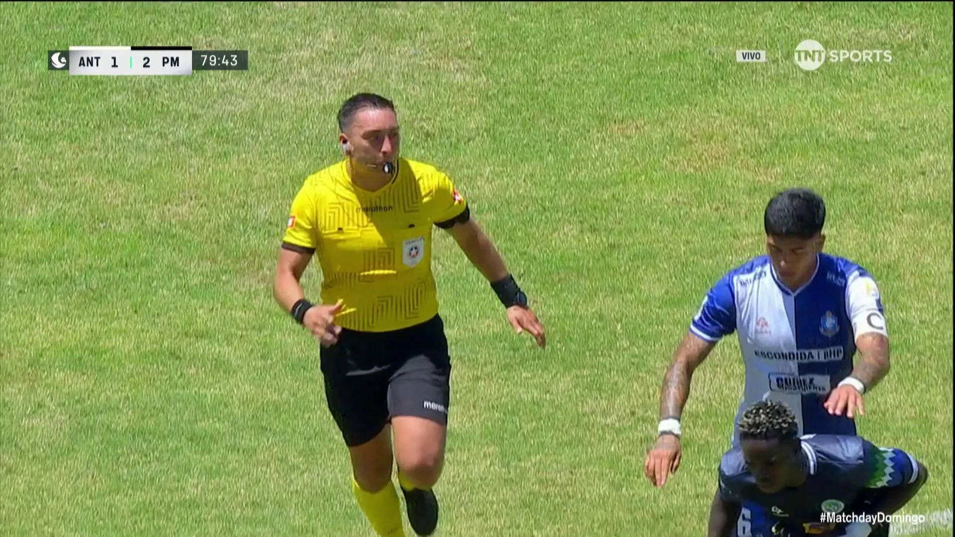 El empujón de Díaz a Clerveaux. (Captura TNT Sports).