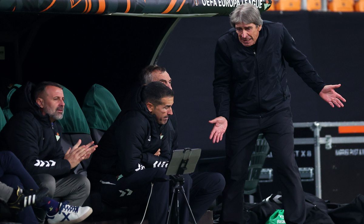 Tras el clásico: Aseguran que Real Betis analiza salida de Manuel Pellegrini