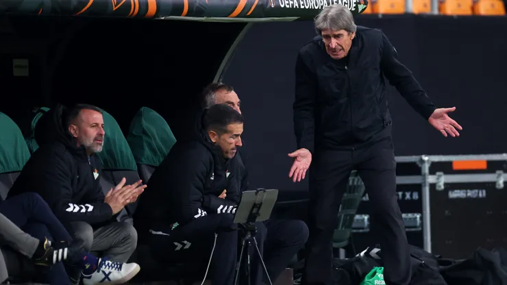 Pellegrini vive horas claves en el Betis